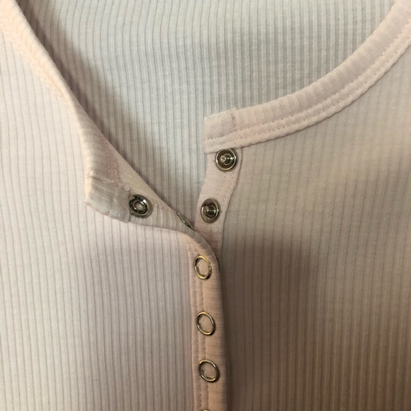 Meshki Crop Top - Picture 3 of 5